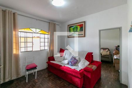Sala de casa à venda com 3 quartos, 500m² em Alípio de Melo, Belo Horizonte