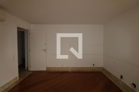 Sala 2  de apartamento à venda com 4 quartos, 384m² em Pacaembu, São Paulo