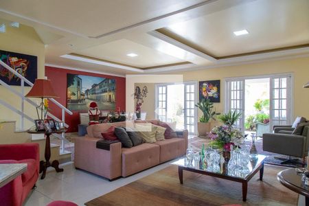 Casa de condomínio para alugar com 360m², 3 quartos e 3 vagasSala