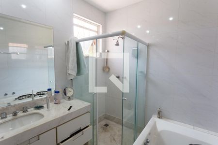 Banheiro da Suíte de casa à venda com 3 quartos, 400m² em Santa Tereza, Belo Horizonte