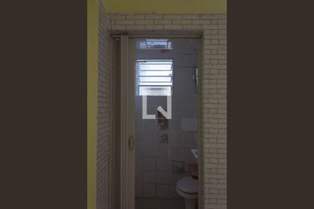 Banheiro de casa para alugar com 1 quarto, 21m² em Taboão, São Bernardo do Campo