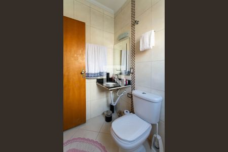 Casa à venda com 220m², 3 quartos e 4 vagas Casa à venda com 220m², 3 quartos e 4 vagasBanheiro da Suite Master