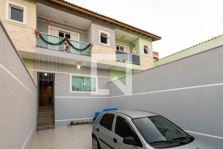 Casa à venda com 220m², 3 quartos e 4 vagas Casa à venda com 220m², 3 quartos e 4 vagasFrente