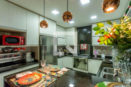 Casa à venda com 220m², 3 quartos e 4 vagas Casa à venda com 220m², 3 quartos e 4 vagasCozinha