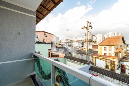 Casa à venda com 220m², 3 quartos e 4 vagas Casa à venda com 220m², 3 quartos e 4 vagasVaranda da Suíte Master