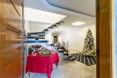 Casa à venda com 220m², 3 quartos e 4 vagas Casa à venda com 220m², 3 quartos e 4 vagasEntrada