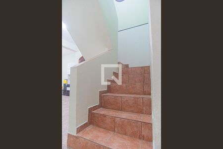 Escada de casa à venda com 3 quartos, 160m² em Parque Gerassi, Santo André