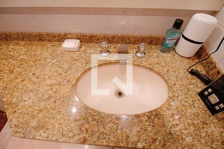 Apartamento à venda com 117m², 3 quartos e 3 vagas Apartamento à venda com 117m², 3 quartos e 3 vagasBanheiro da Suíte 1