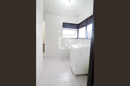 Apartamento à venda com 117m², 3 quartos e 3 vagas Apartamento à venda com 117m², 3 quartos e 3 vagasÁrea de Serviço