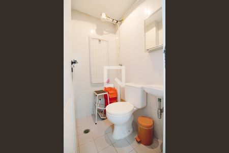 Apartamento à venda com 117m², 3 quartos e 3 vagas Apartamento à venda com 117m², 3 quartos e 3 vagasBanheiro de serviço