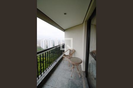 Varanda  de apartamento para alugar com 3 quartos, 117m² em Vila Suzana, São Paulo