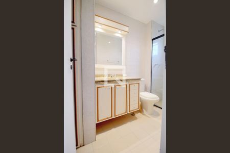 Apartamento à venda com 117m², 3 quartos e 3 vagas Apartamento à venda com 117m², 3 quartos e 3 vagasBanheiro da Suíte 3