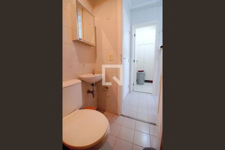 Apartamento à venda com 117m², 3 quartos e 3 vagas Apartamento à venda com 117m², 3 quartos e 3 vagasBanheiro de serviço