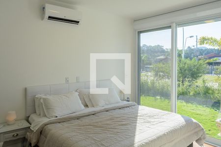 Suíte de casa de condomínio para alugar com 4 quartos, 250m² em São João do Rio Vermelho, Florianópolis