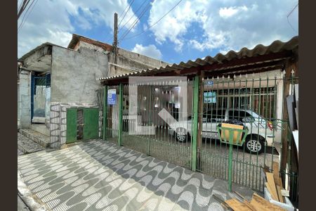 Casa à venda com 200m², 2 quartos e 1 vaga Casa à venda com 200m², 2 quartos e 1 vagaFachada