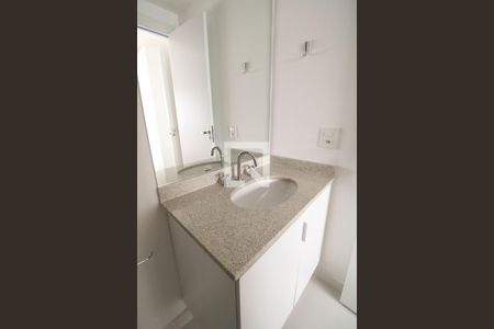 Banheiro de apartamento para alugar com 1 quarto, 26m² em Butantã, São Paulo