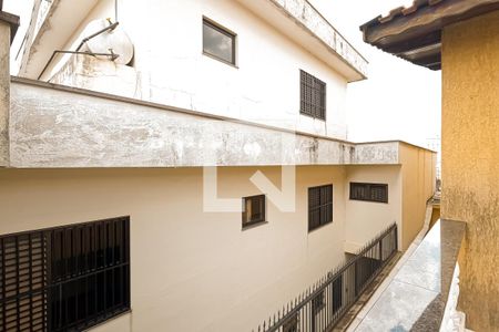Casa à venda com 175m², 3 quartos e 2 vagas Casa à venda com 175m², 3 quartos e 2 vagasVista da Área de Serviço