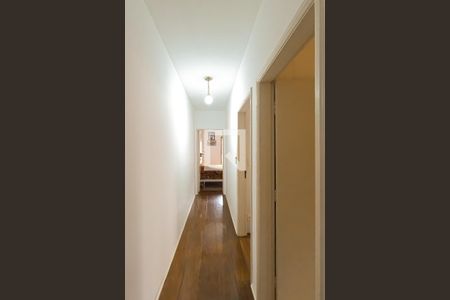 Casa à venda com 175m², 3 quartos e 2 vagas Casa à venda com 175m², 3 quartos e 2 vagasCorredor