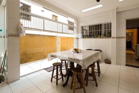 Casa à venda com 175m², 3 quartos e 2 vagas Casa à venda com 175m², 3 quartos e 2 vagasChurrasqueira