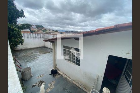 Casa à venda com 4 quartos, 220m² em João Pinheiro, Belo Horizonte