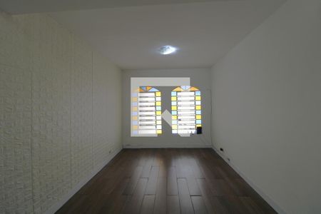 Casa para alugar com 200m², 4 quartos e 2 vagasSala