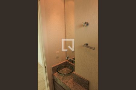 Banheiro Sala de apartamento para alugar com 3 quartos, 165m² em Osvaldo Rezende, Uberlândia