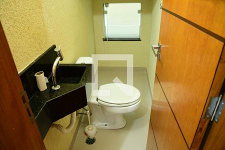 Lavabo de casa de condomínio para alugar com 3 quartos, 180m² em Chácara Canta Galo, Cotia