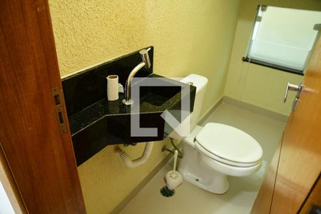 Lavabo de casa de condomínio para alugar com 3 quartos, 180m² em Chácara Canta Galo, Cotia
