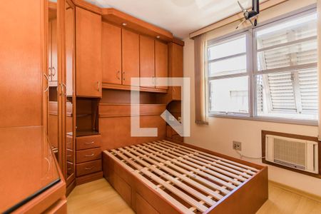 Dormitório de apartamento à venda com 2 quartos, 54m² em Medianeira, Porto Alegre