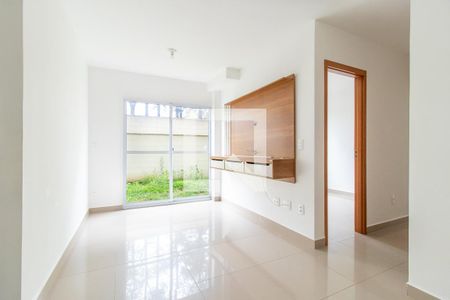 Sala de apartamento para alugar com 2 quartos, 52m² em Novo Mundo, Curitiba