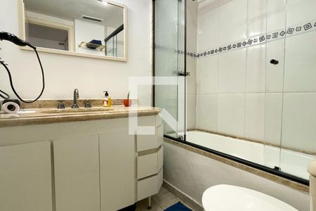 Banheiro  de kitnet/studio para alugar com 1 quarto, 32m² em Jardim Paulista, São Paulo