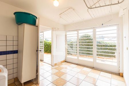 Casa para alugar com 215m², 3 quartos e 2 vagas Casa para alugar com 215m², 3 quartos e 2 vagasÁrea de Serviço