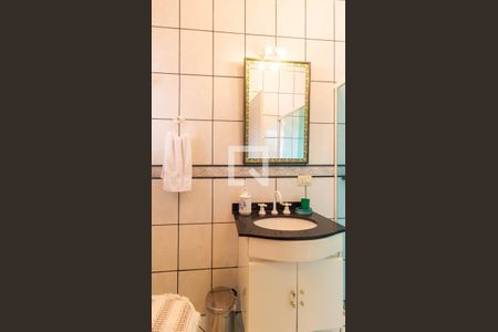 Casa para alugar com 215m², 3 quartos e 2 vagas Casa para alugar com 215m², 3 quartos e 2 vagasBanheiro da Suíte