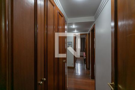 Corredor de apartamento à venda com 4 quartos, 135m² em Funcionários, Belo Horizonte