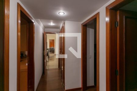 Corredor de apartamento à venda com 4 quartos, 135m² em Funcionários, Belo Horizonte