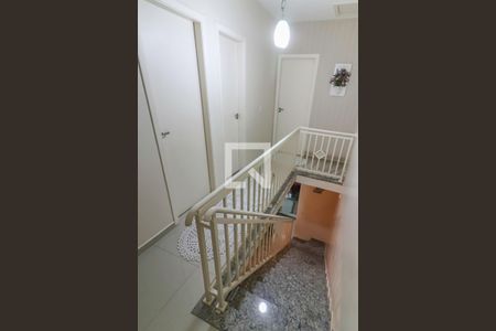 Corredor Quartos de casa para alugar com 3 quartos, 230m² em Jardim Ester, São Paulo