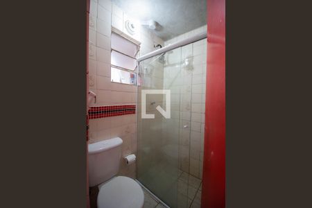 Banheiro de apartamento à venda com 2 quartos, 56m² em Conjunto Residencial José Bonifácio, São Paulo