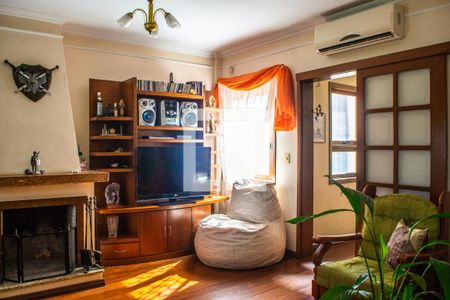 Lavabo de casa à venda com 3 quartos, 300m² em Medianeira, Porto Alegre