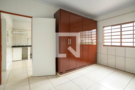 Quarto 1 de casa para alugar com 2 quartos, 110m² em Ipiranga, Goiânia