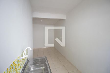 Cozinha de apartamento para alugar com 1 quarto, 27m² em Mutondo, São Gonçalo