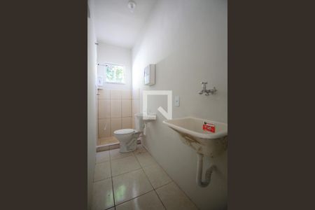 Banheiro de apartamento para alugar com 1 quarto, 27m² em Mutondo, São Gonçalo