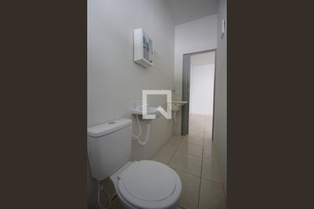 Banheiro de apartamento para alugar com 1 quarto, 27m² em Mutondo, São Gonçalo