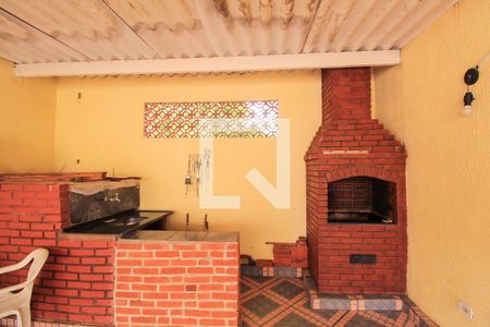 Casa à venda com 180m², 2 quartos e 2 vagas Casa à venda com 180m², 2 quartos e 2 vagasChurrasqueira