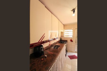 Casa à venda com 180m², 2 quartos e 2 vagas Casa à venda com 180m², 2 quartos e 2 vagasCozinha