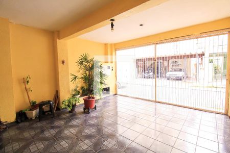 Casa à venda com 180m², 2 quartos e 2 vagas Casa à venda com 180m², 2 quartos e 2 vagasGaragem