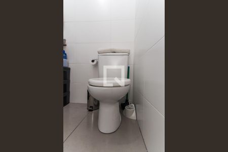 Banheiro de apartamento à venda com 2 quartos, 48m² em Vila Constança, São Paulo