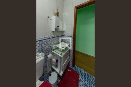 Casa à venda com 200m², 3 quartos e 2 vagas Casa à venda com 200m², 3 quartos e 2 vagasBanheiro