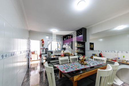 Casa à venda com 200m², 3 quartos e 2 vagas Casa à venda com 200m², 3 quartos e 2 vagasCozinha