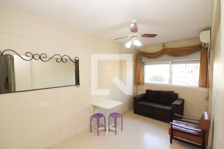 Sala de apartamento para alugar com 1 quarto, 44m² em Partenon, Porto Alegre