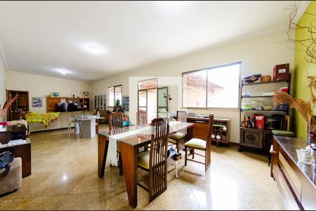 Sala de casa à venda com 5 quartos, 2000m² em Estoril, Belo Horizonte